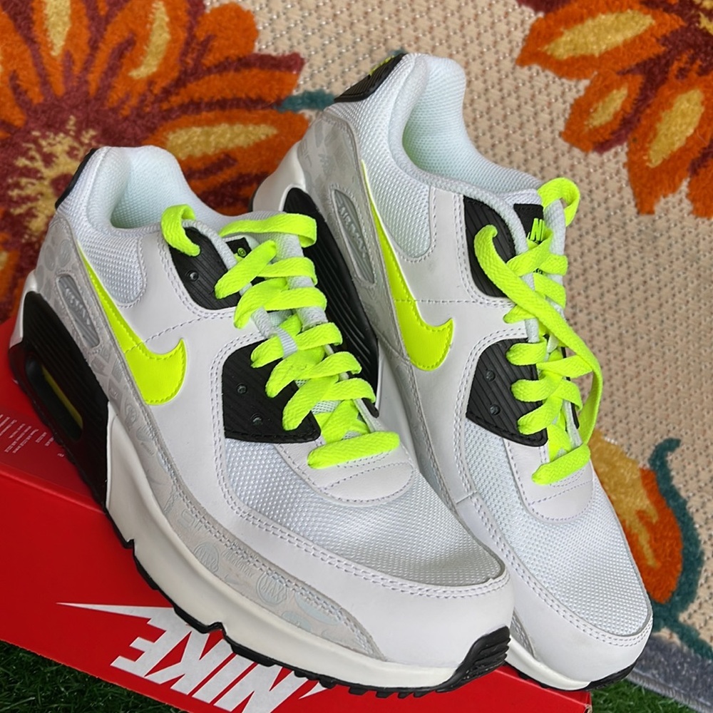 Nike Air Max 90 LTR Leather White Volt WMNS White/Volt-Black-Pure Platinum - Picture 9 of 16